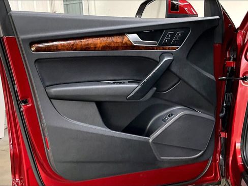 Used 2018 Audi Q5 2.0T Premium Plus w/ Premium Plus Package image 26