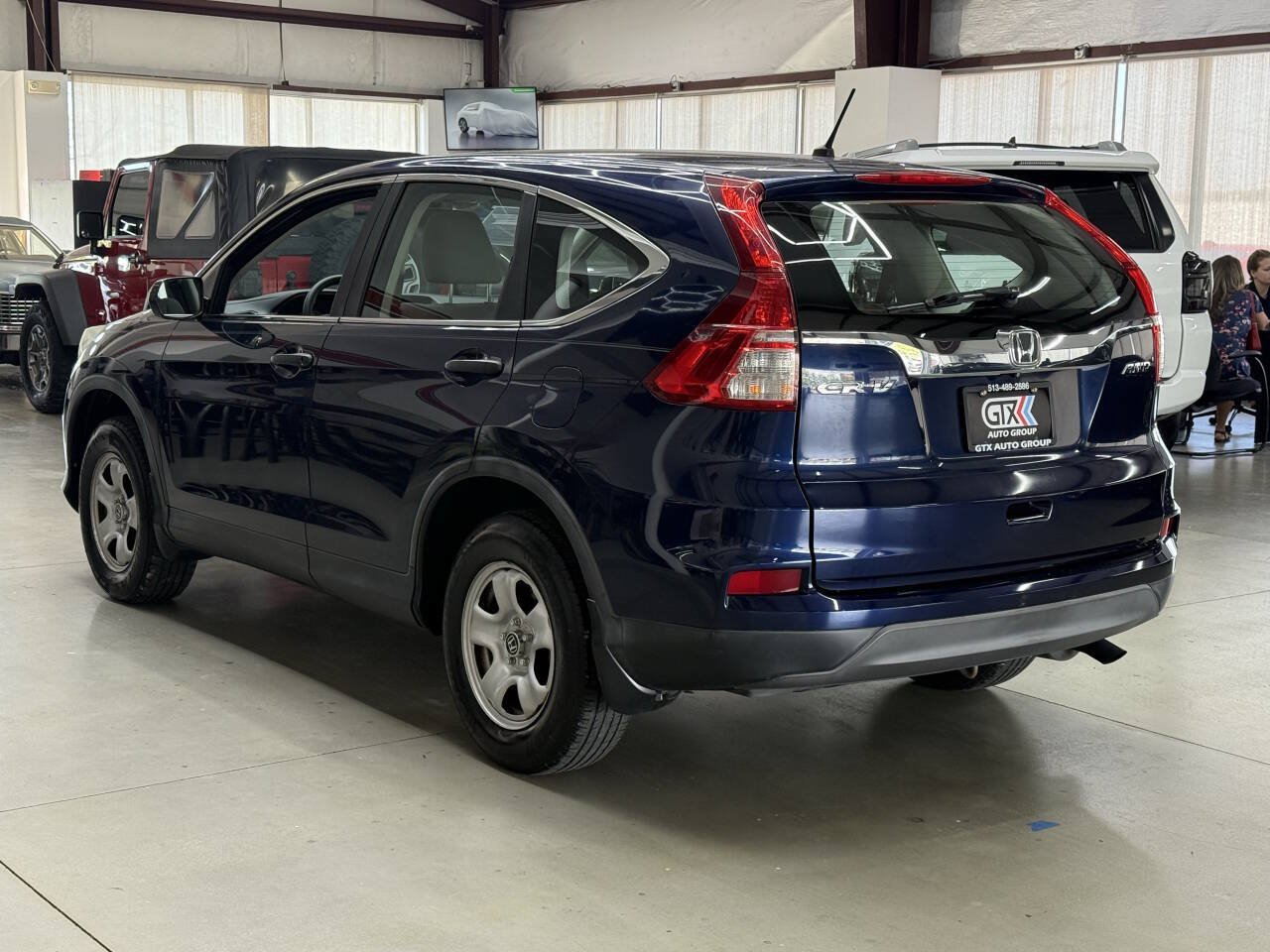 Used 2015 Honda CR-V LX image 4