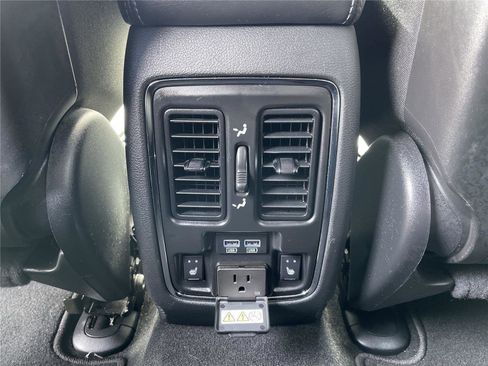 Used 2019 Jeep Grand Cherokee Overland AWD/4WD image 40