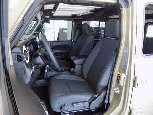 Used 2025 Jeep Wrangler Unlimited Sport AWD/4WD image 36