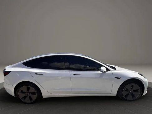 Used 2023 Tesla Model 3 Standard Range image 6