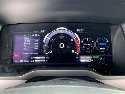 Used 2025 Toyota Sequoia Platinum AWD/4WD image 25