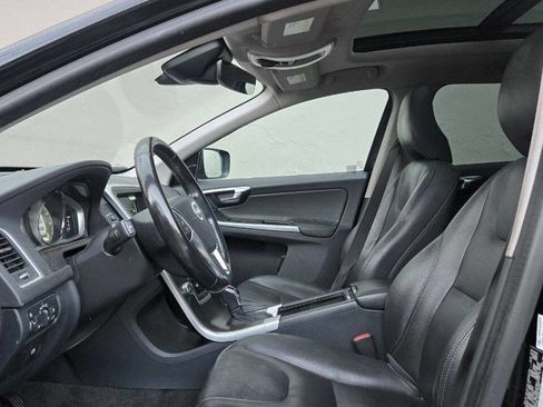 Used 2016 Volvo XC60 T5 Premier image 10