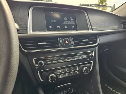 Used 2018 Kia Optima LX FWD image 20