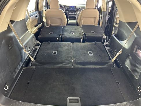 Used 2023 Ford Explorer Limited image 34