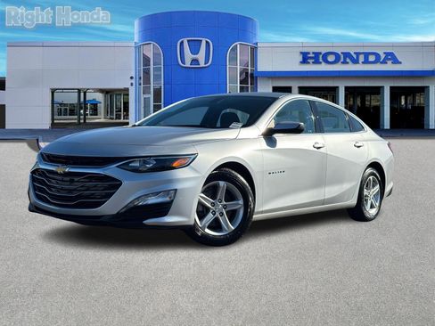 Used 2022 Chevrolet Malibu LT image 2