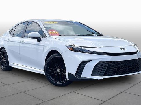 Used 2026 Toyota Camry SE w/ Convenience Package FWD image 3
