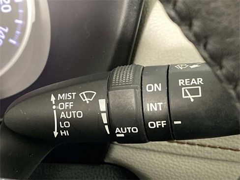 Used 2021 Toyota RAV4 XLE w/ Convenience Package image 20