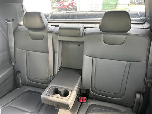 Used 2025 Hyundai Santa Cruz SEL FWD image 17