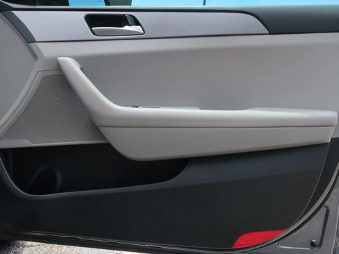 Used 2019 Hyundai Sonata SE FWD image 45