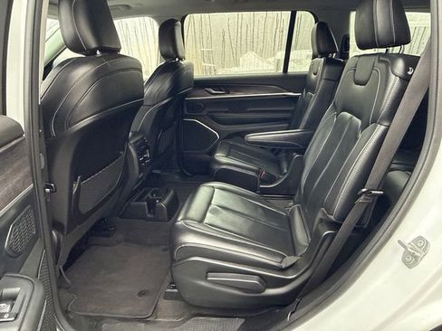 Used 2022 Jeep Grand Cherokee L Limited image 16