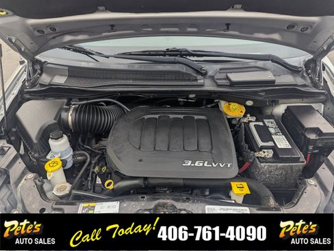 Used 2018 Dodge Grand Caravan SE w/ UConnect Hands-Free Group image 22