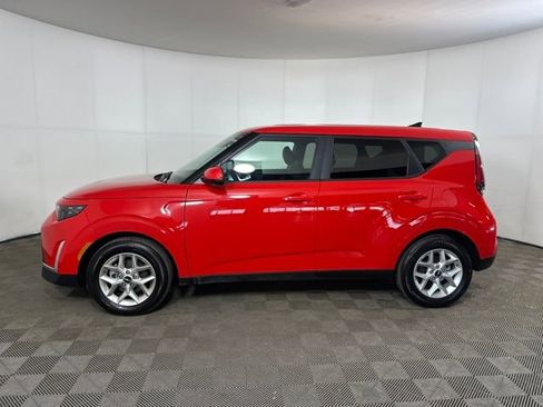 Used 2025 Kia Soul LX w/ LX Technology Package image 6