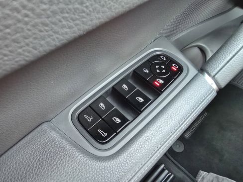 Used 2019 Porsche Cayenne AWD/4WD image 22