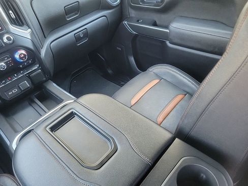 Used 2021 GMC Sierra 1500 AT4 w/ AT4 Preferred Package AWD/4WD image 15