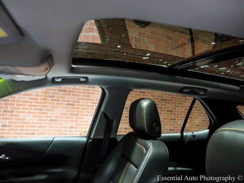 Used 2023 Chevrolet Equinox Premier image 16