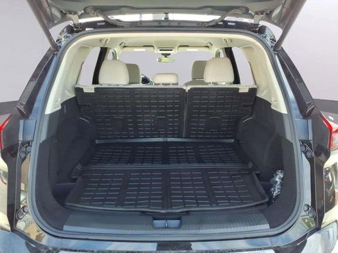 Used 2024 Nissan Rogue SL FWD image 10