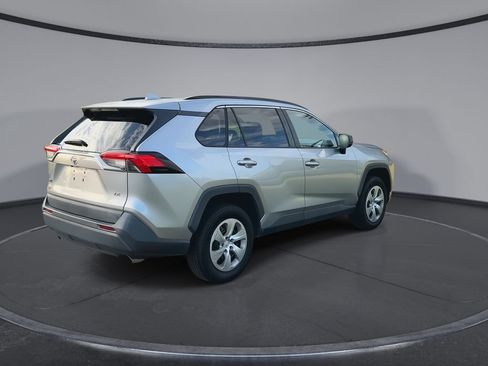Used 2021 Toyota RAV4 LE FWD image 8