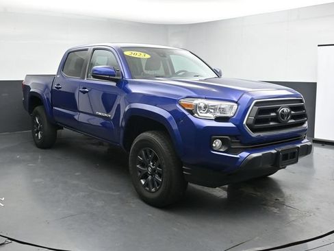 Used 2023 Toyota Tacoma SR5 AWD/4WD image 6
