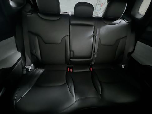Used 2024 Jeep Compass Latitude AWD/4WD image 32