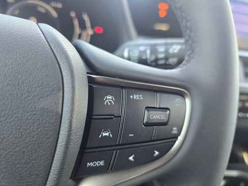 New 2026 Lexus UX 300h FWD image 32