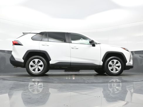 Used 2024 Toyota RAV4 LE image 31