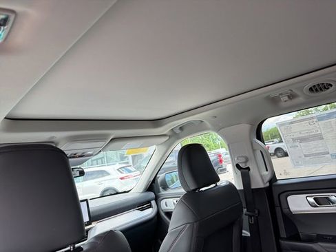 New 2026 Ford Explorer Active w/ Active Comfort Package AWD/4WD image 10