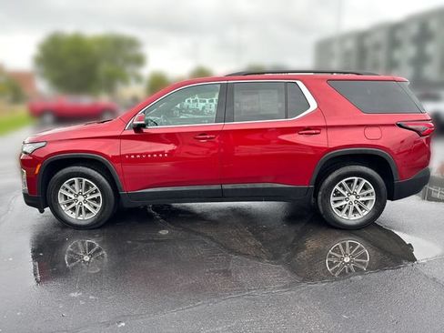 Used 2023 Chevrolet Traverse LT AWD/4WD image 2