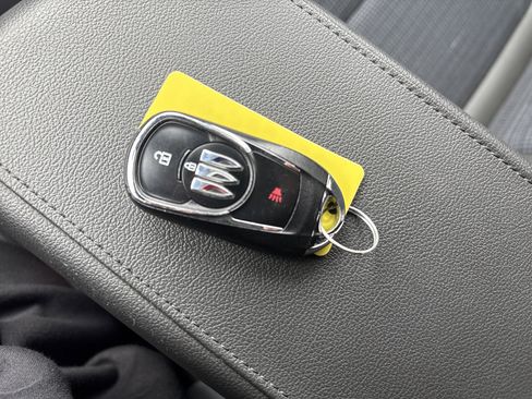 Used 2024 Buick Envista Preferred w/ Advanced Safety Package image 31