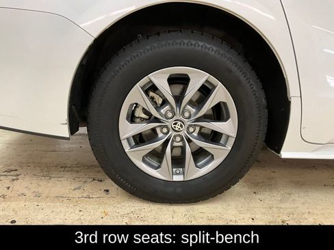 Used 2024 Toyota Sienna XLE image 20