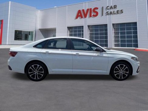 Used 2025 Volkswagen Jetta Sport FWD image 5