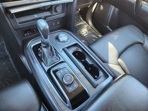 Used 2024 Nissan Armada SV image 25