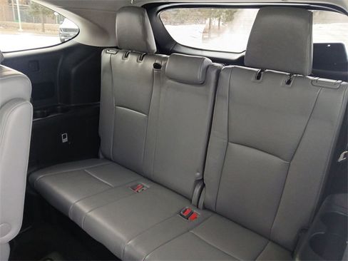 Used 2023 Toyota Highlander Limited image 23