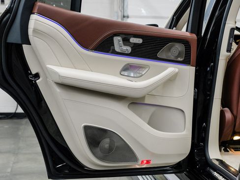 Used 2022 Mercedes-Benz Maybach GLS 600 4MATIC image 59