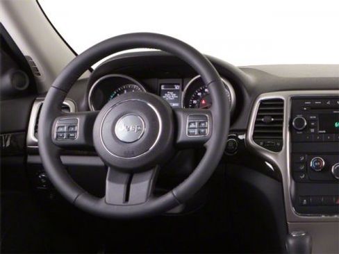 Used 2013 Jeep Grand Cherokee Overland w/ Advance Technology Group image 9