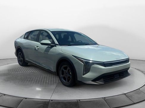 Used 2025 Kia K4 FWD image 1