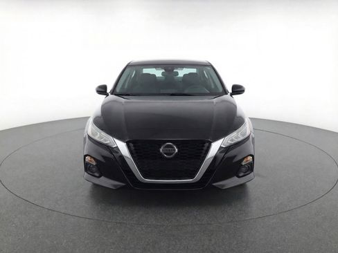 Used 2023 Nissan Sentra SV FWD image 2