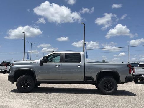 New 2026 Chevrolet Silverado 2500 ZR2 AWD/4WD image 13