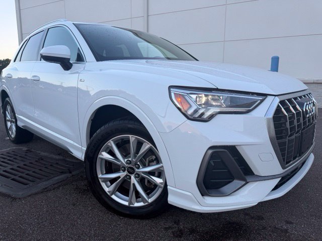 Used 2024 Audi Q3 2.0T Premium AWD/4WD image 2