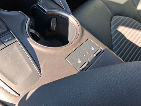 Used 2024 Toyota Camry SE w/ Cold Weather Package image 27