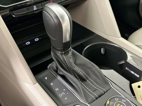 Used 2021 Volkswagen Atlas SEL Premium w/ MDO Package (Bench Seat) image 16