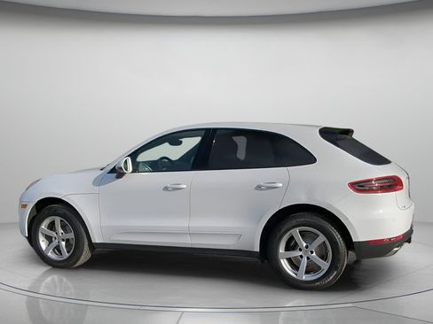 Used 2018 Porsche Macan image 17