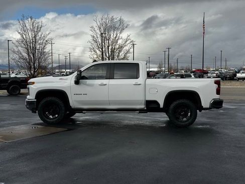 Used 2024 Chevrolet Silverado 2500 LT image 4