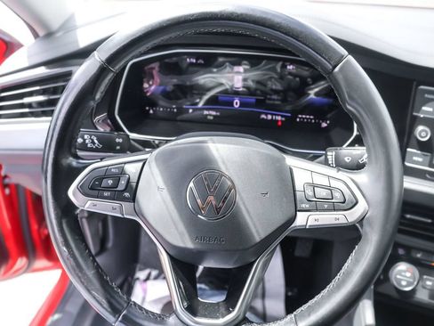 Certified 2023 Volkswagen Jetta SE FWD image 13