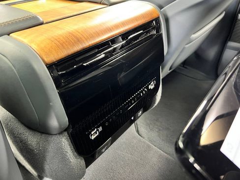 Used 2024 Jeep Grand Wagoneer Series III AWD/4WD image 23