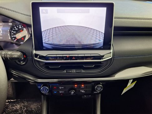 New 2026 Jeep Compass Latitude image 21