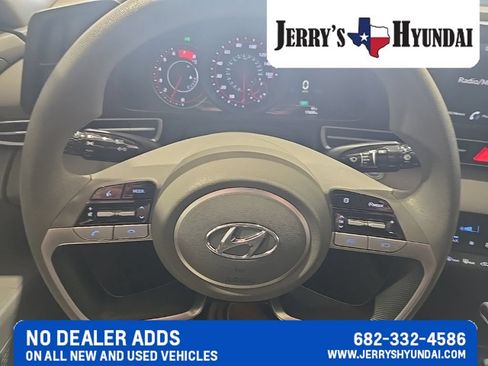 Certified 2023 Hyundai Elantra SEL FWD image 23