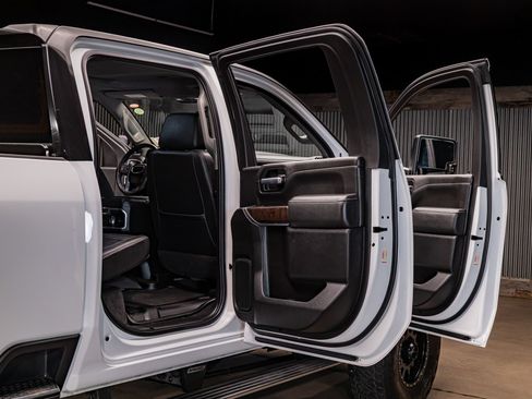 Used 2021 GMC Sierra 3500 Denali w/ Denali Ultimate Package AWD/4WD image 30