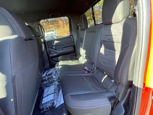 Certified 2025 Nissan Frontier PRO-4X image 21