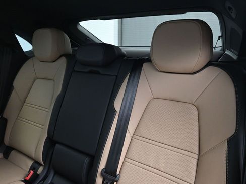 New 2026 Porsche Cayenne S image 6